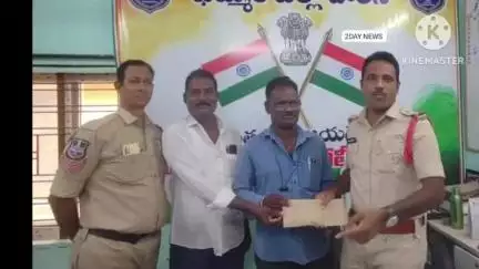 కూసుమంచి: గ్రామ భద్రత కోసం సీసీ కెమెరాలు కీలకంగా వ్యవహరిస్తాయి నేలకొండపల్లి ఎస్సై సంతోష్