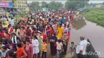 घाटशिला: श्री श्री जगन्नाथ मंदिर मऊभंडार घाटशिला से दशम वार्षिक रथ महोत्सव पर भगवान जगन्नाथ की रथ यात्रा निकाली गई