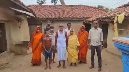 सारठ: अलगबरा में पोकलेन चालक की संदिग्ध मौत, परिजनों ने कंस्ट्रक्शन कंपनी के मालिक पर हत्या का आरोप लगाया, थाने में शिकायत