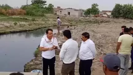 मथुरा: यमुना के घाटों के अलावा पूर्व ऊर्जा मंत्री ने एसटीपी प्लांट का किया औचक निरीक्षण