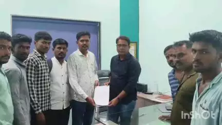 जालना: जालना भोकरदन रोडवरील ढवळेश्वर येथे रस्ता दुरुस्त करा नागरिकांचे महानगरपालिकेला निवेदन