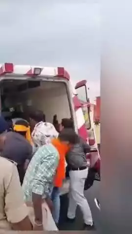 कोलारस: कोलारस के रिजौदा हाइवे रोड़ क्रॉसिंग पर मोटरसाइकिल सवार को कार ने मारी टक्कर साखनौर निबासी बालकिशन जाटव की हुई मौत ।