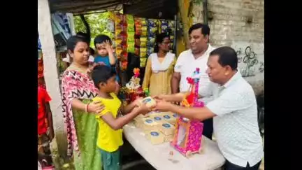 বসিরহাট ১: সংগ্রামপুর শিবহাটি পঞ্চায়েত এলাকায় শ্রী শ্রী জগন্নাথ ধামের মহাপ্রসাদ বিতরণ করা হলো, উপস্থিত বিধায়ক