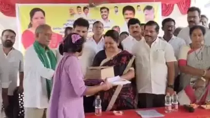 ఏలేశ్వరం విద్యార్థులకు విద్యా మిత్ర ఇట్లు అందించిన ఎమ్మెల్యే విద్యకు ప్రభుత్వం పెద్దపీట#