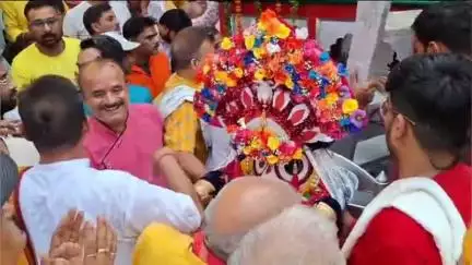 पन्ना: पन्ना की ऐतिहासिक रथयात्रा; दूल्हा बने "जगत के नाथ" चले ब्याह रचाने, राजसी ठाटबाट के साथ निकली बारात।