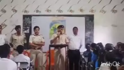 कुर्था: 10+2 उच्च विद्यालय कुर्था में मादक पदार्थ के खिलाफ थाना अध्यक्ष ने चलाया जागरूकता अभियान