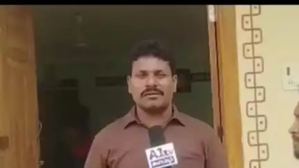 టీ నర్సాపురం సచివాలయ ఇంజనీరింగ్ అసిస్టెంట్ జగనన్న ఇల్లు ఇస్తానని డబ్బు తీసుకుని మోసగించాడని ఆవేదనవ్యక్తం చేసిన వరప్రసాద్