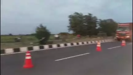 పాణ్యం మండల కేంద్రంలో పెద్ద కాలువ సమీపంలో ఘోర రోడ్డు ప్రమాదం, ప్రమాదంలో కాల్వబుగ్గ గ్రామానికి మహిళ మృతి