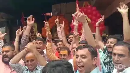 પેટલાદ: રણછોડજી મંદિરેથી 99 ની રથયાત્રા નીકળી, કલેકટર,જિલ્લા પોલીસવડા ઉપસ્થિત રહ્યા, મોટી સંખ્યામાં ભક્તો રથયાત્રામાં જોડાયા