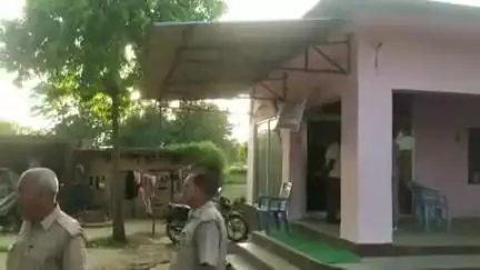 बांसी: खुनियांव ब्लॉक में स्टांप कमी बकाया के चलते तहसील प्रशासन ने ईट भट्ठा किया सीज, 15 दिन में बकाया जमा करने का नोटिस