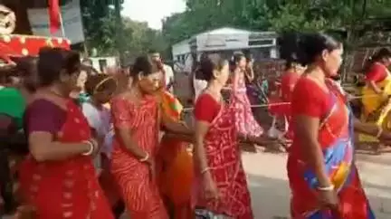 আলিপুরদুয়ার ২: জনজোয়ারে ভাসলো শামুকতলা রথের দড়িতে টান দিলেন আবাল বৃদ্ধ বনিতা