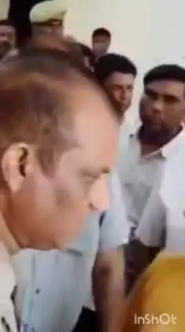 पलिया: इंसाफ की जंग में आग लगाने को मजबूर हुआ किसान, तहसील परिसर में आत्मदाह का किया प्रयास, मचा हड़कंप