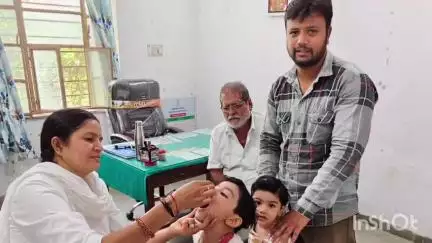 प्रतापगढ़: राजकीय जिला आयुर्वेद चिकित्सालय प्रतापगढ़ में 125 बच्चों को निशुल्क स्वर्ण प्राशन संस्कार की दवा पिलाई गई