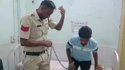 खरगौन: फेसबुक पर फेक आईडी बनाकर युवती से बलात्कार करने वाले आरोपी को खरगोन कोर्ट ने 10 वर्ष की सजा सुनाई