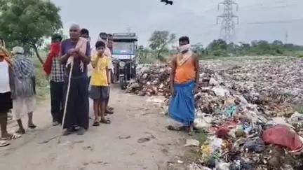 हरनौत: जोरारपुर गांव में कचरे को लेकर ग्रामीणों का आक्रोश, नगर पंचायत के खिलाफ प्रदर्शन, सीओ ने किया निरीक्षण