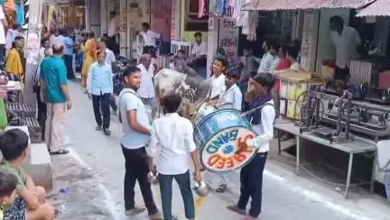 तिर्वा: तिर्वा कस्बे में धूमधाम से भगवान जगन्नाथ की यात्रा निकाली गई, श्रद्धालु झूमे, पुलिस रही तैनात