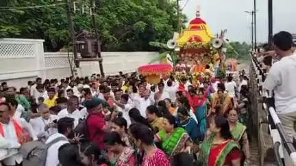 शिरपूर: शहरात जगनाथ रथोत्सवास आ.पटेल यांनी सपत्नीक पूजन करून अरुणावती नदीपासून सुरुवात,शहरात सर्वत्र भक्तिमय वातावरण
