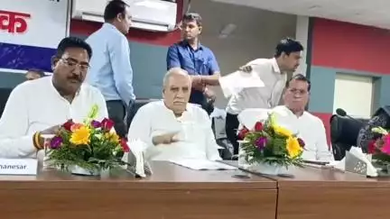 थानेसर: थानेसर विधायक अशोक अरोड़ा ने बिजली के बिलों और सफाई व्यवस्था पर उठाए सवाल