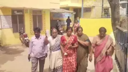 వైరా: వైరా మున్సిపాలిటీలో ఇందిరమ్మ ఇంటి కోసం మహిళ ఆత్మహత్య
