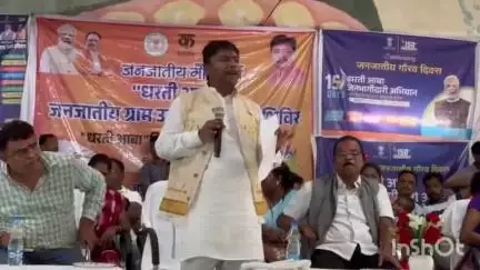 कोंडागांव: धरती आबा जनजातीय ग्राम उत्कर्ष अभियान के अंतर्गत गोलावण्ड में आयोजित शिविर में शामिल हुए वन मंत्री केदार कश्यप