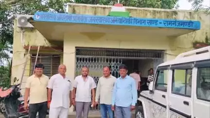 रामगंजमण्डी: जलदाय विभाग कार्यालय में कांग्रेस प्रतिनिधिमंडल ने अधिशाषी अभियंता से की मुलाकात, पेयजल आपूर्ति में सुधार की मांग की