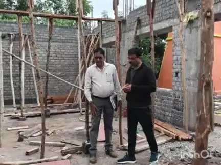 राजनांदगांव: महावीर चौक और विभिन्न क्षेत्रों में निर्माण कार्य व सफाई व्यवस्था का नगर निगम आयुक्त ने लिया जायजा