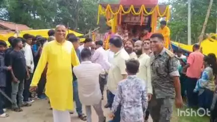 सिसई: नागफनी स्थित जगन्नाथ मंदिर की रथ यात्रा में उमड़ी श्रद्धालुओं की भीड़, मौसी बाड़ी पहुंचे भगवान