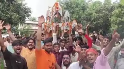 महेशपुर: ठाकुरबाड़ी और शिव मंदिर परिसर से भगवान जगन्नाथ की रथयात्रा निकाली गई