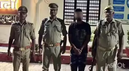 आगरा: लूट की घटना को अंजाम देने वाले अभियुक्त को पनवारी की ओर जाने वाले नाले के पास सड़क से किया गिरफ्तार