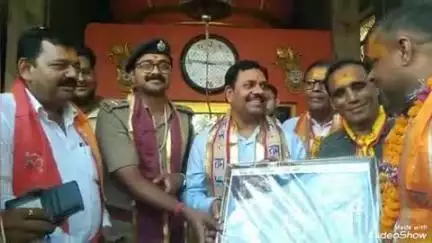 खबर औरैया से शहर में धूमधाम से निकली प्रभु जगन्नाथ जी की शोभायात्रा  जगह-जगह पुष्प वर्षा से हुआ स्वागत