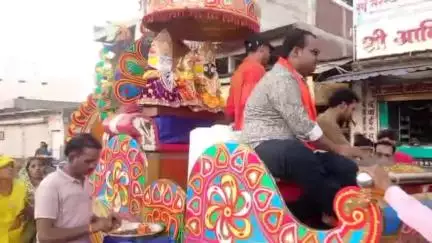 गुण्डरदेही: गुण्डरदेही नगर में हर साल की तरह भगवान श्री जगन्नाथ जी की रथ यात्रा को धूमधाम से भव्य रूप से निकाला गया