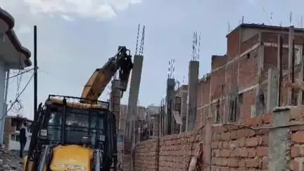छोटा बघाड़ा में अवैध निर्माण को प्रयागराज विकास प्राधिकरण ने किया ध्वस्त