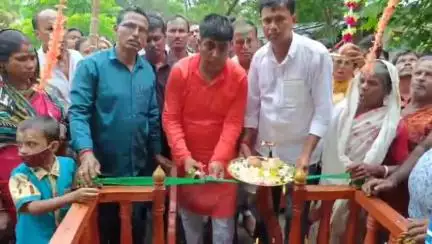 গোসাবা: গোসাবার কচুখালীতে, সার্বজনীন রথযাত্রা উৎসবের সূচনা করলেন গোসাবা পঞ্চায়েত সমিতির  পূর্তের কর্মাধক্ষ শুক্রবার বিকেল ৫টায়