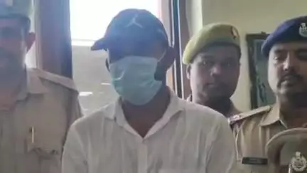 फर्जी टीटी बनकर टिकट चेकिंग और अवैध वसूली करने वाले को वाराणसी कैंट जीआरपी ने किया गिरफ्तार