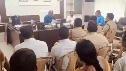 அரூர்: கோட்டாட்சியர் அலுவலகத்தில் கண்காணிப்பு குழு கூட்டம் நடைபெற்றது