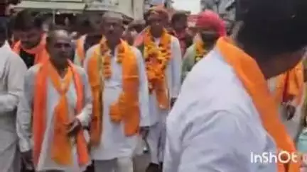 सीहोर नगर: ढोल नगाड़ों की धुन पर निकली जगन्नाथ रथयात्रा, बड़ी संख्या में श्रद्धालु शामिल, मंत्री ने धर्मशाला के लिए दिए ₹5 लाख