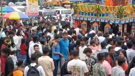 कांके: धुर्वा स्थित जगन्नाथ मंदिर से निकली रथयात्रा, उमड़ा श्रद्धालुओं का जनसैलाब