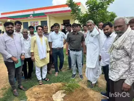 महवा: जटवाड़ा ग्राम पंचायत पर आयोजित शिविर में विधायक ने सुनी ग्रामीणों की समस्या