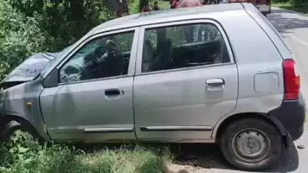 पंडौल: निर्माणाधीन पुलिस लाइन के पास पेड़ से कार टकराई, पति-पत्नी और बेटा घायल