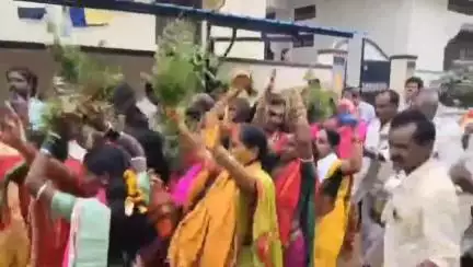 నిర్మల్: సంస్కృతి సాంప్రదాయాలను తెలియజేసేవే పండుగలు: ఆదర్శనగర్ కాలనీలో మాజీ మంత్రి అల్లోల ఇంద్రకరణ్ రెడ్డి