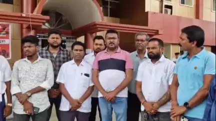 नारायणपुर: नारायणपुर जिला अस्पताल में दूसरे दिन भी ओपीडी रही ठप, महिला डॉक्टर से अभद्रता मामले में कांग्रेस ने किया समर्थन