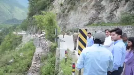 रुद्रप्रयाग: घोलतीर बस दुर्घटना को लेकर जिलाधिकारी ने बनाई उच्चस्तरीय जांच कमेटी, सभी राष्ट्रीय राजमार्गों का होगा निरीक्षण