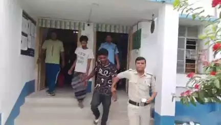 মিনাখাঁ: মালঞ্চে চুরির অভিযোগে জীবনতলা থেকে দুই যুবককে গ্রেপ্তার করে বসিরহাট আদালতে পাঠাল মিনাখা থানার পুলিশ
