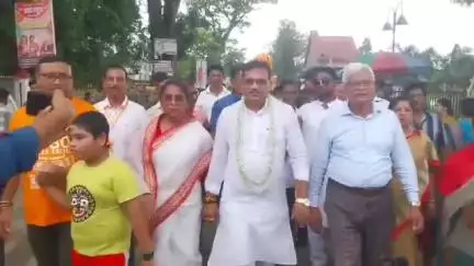 উদয়পুর: কয়েক হাজার মানুষের সঙ্গে জগন্নাথ বাড়ি থেকে মহাদেব বাড়ি পর্যন্ত রথযাত্রা উৎসবে হেঁটে গেলেন রাজ্যের অর্থমন্ত্রী