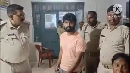 साहिबगंज: नगर थाना पुलिस ने आईटी एक्ट के आरोपी को सकरोगढ़ मस्जिद रोड से गिरफ्तार कर जेल भेजा
