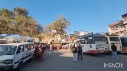 सोलन: शहर में जल्द पार्किंग की समस्या होगी दूर, 3 पार्किंग प्रोजेक्ट्स पर तेजी से काम कर रही नगर निगम: एकता काप्टा, कमिश्नर