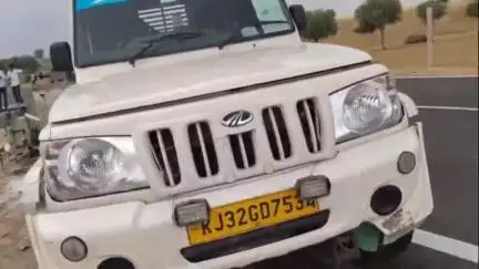 लूनकरनसर: कालू-आडसर के बीच सड़क पर सफेद पट्टी बना रही पिकअप से टकराई स्कॉर्पियो, 3 लोग हुए घायल