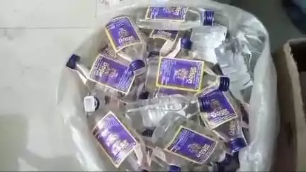 शाहपुरा: घुघरी-हीरापुर के पास से पुलिस ने अवैध शराब के कारोबार में लिप्त एक आरोपी को किया गिरफ्तार, 296 पाव देसी शराब जब्त