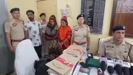 মোহনপুর: রাজধানীর উত্তরগেট এলাকা থেকে দুজন বাংলাদেশি মহিলা এবং একজন ভারতীয় টাউটকে গ্রেপ্তার করল পূর্ব থানার পুলিশ