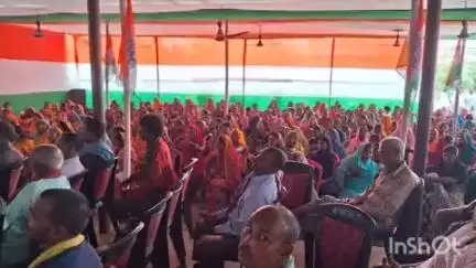 मेहरमा: खिरौंधी में संविधान सम्मेलन का आयोजन किया गया, मंत्री दीपिका पांडे और कांग्रेस के नेता रहे मौजूद